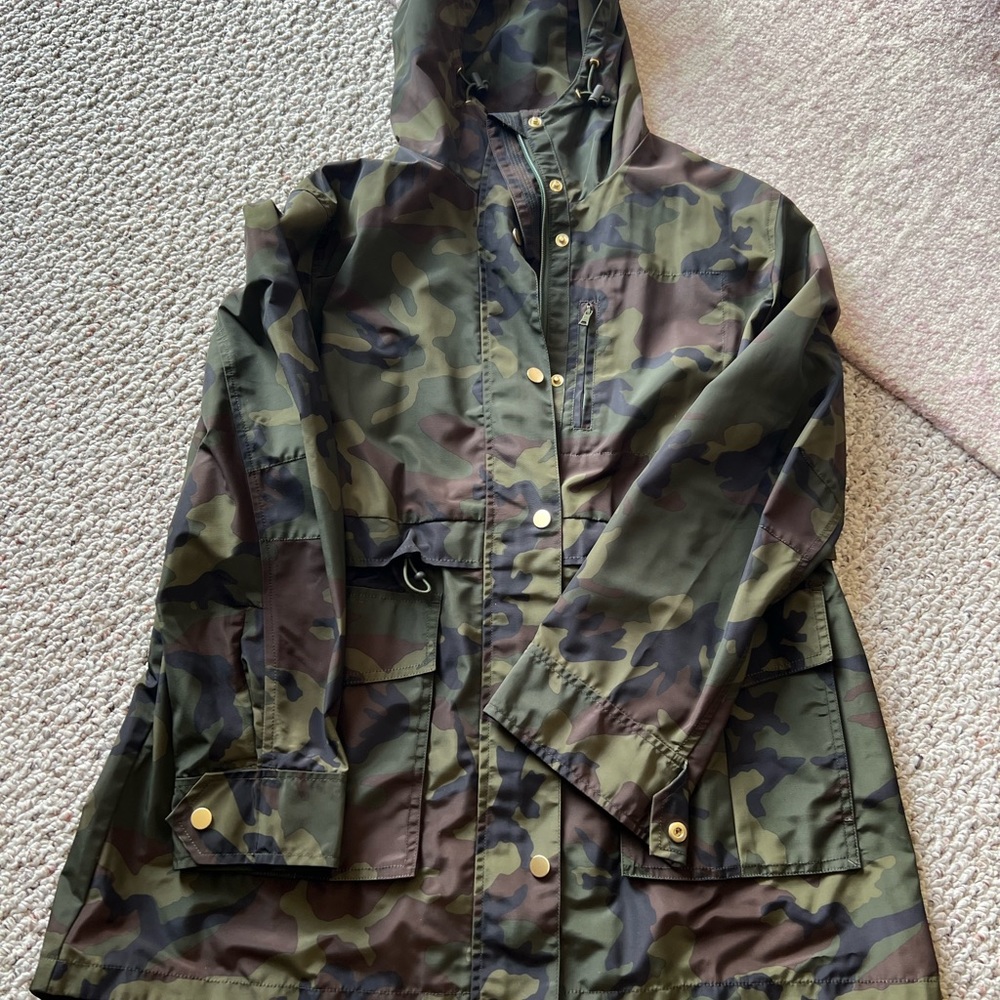 JCrew Rain Jacket Water Resistant
Full Zip Camo /elastic bungee at the waist